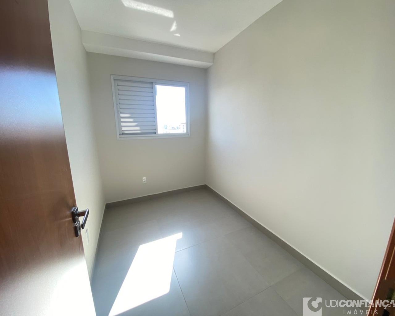 Apartamento à venda com 3 quartos, 100m² - Foto 8