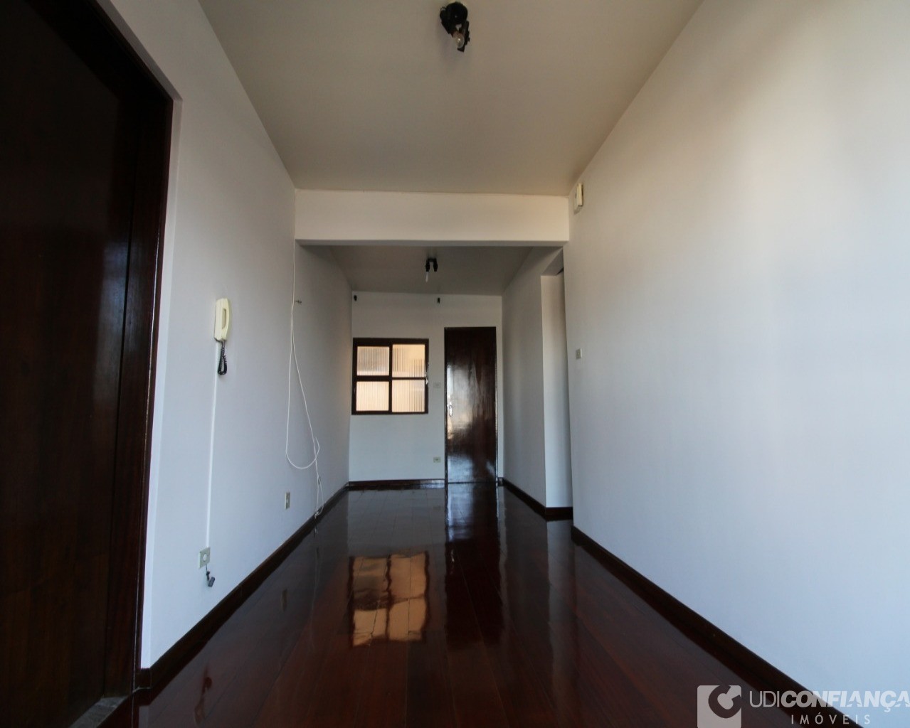 Apartamento à venda com 3 quartos, 117m² - Foto 2