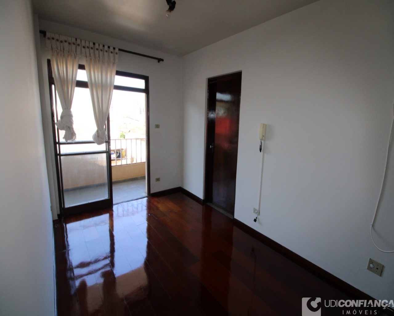 Apartamento à venda com 3 quartos, 117m² - Foto 1