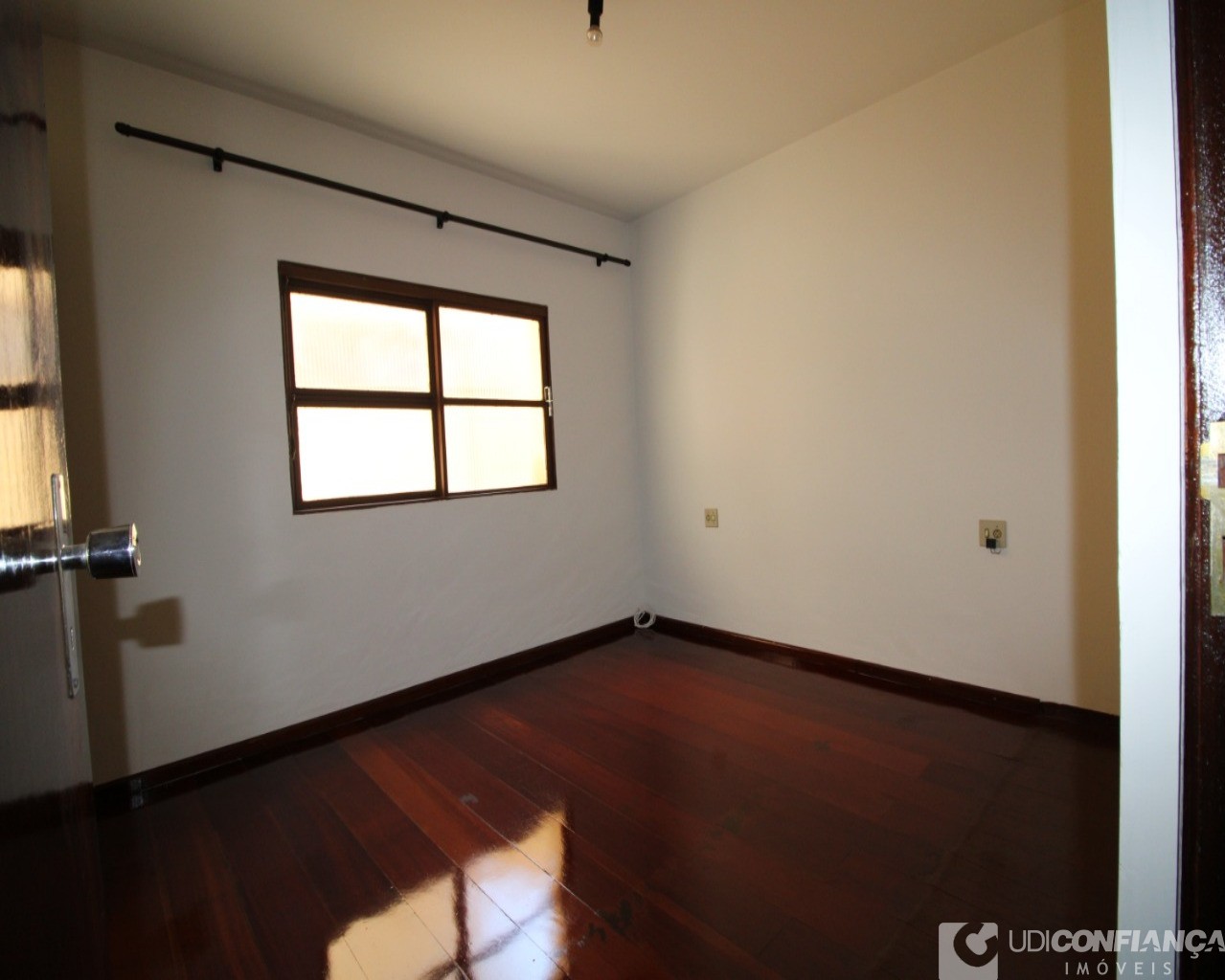 Apartamento à venda com 3 quartos, 117m² - Foto 4