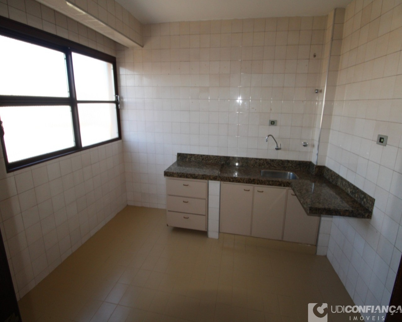 Apartamento à venda com 3 quartos, 117m² - Foto 5