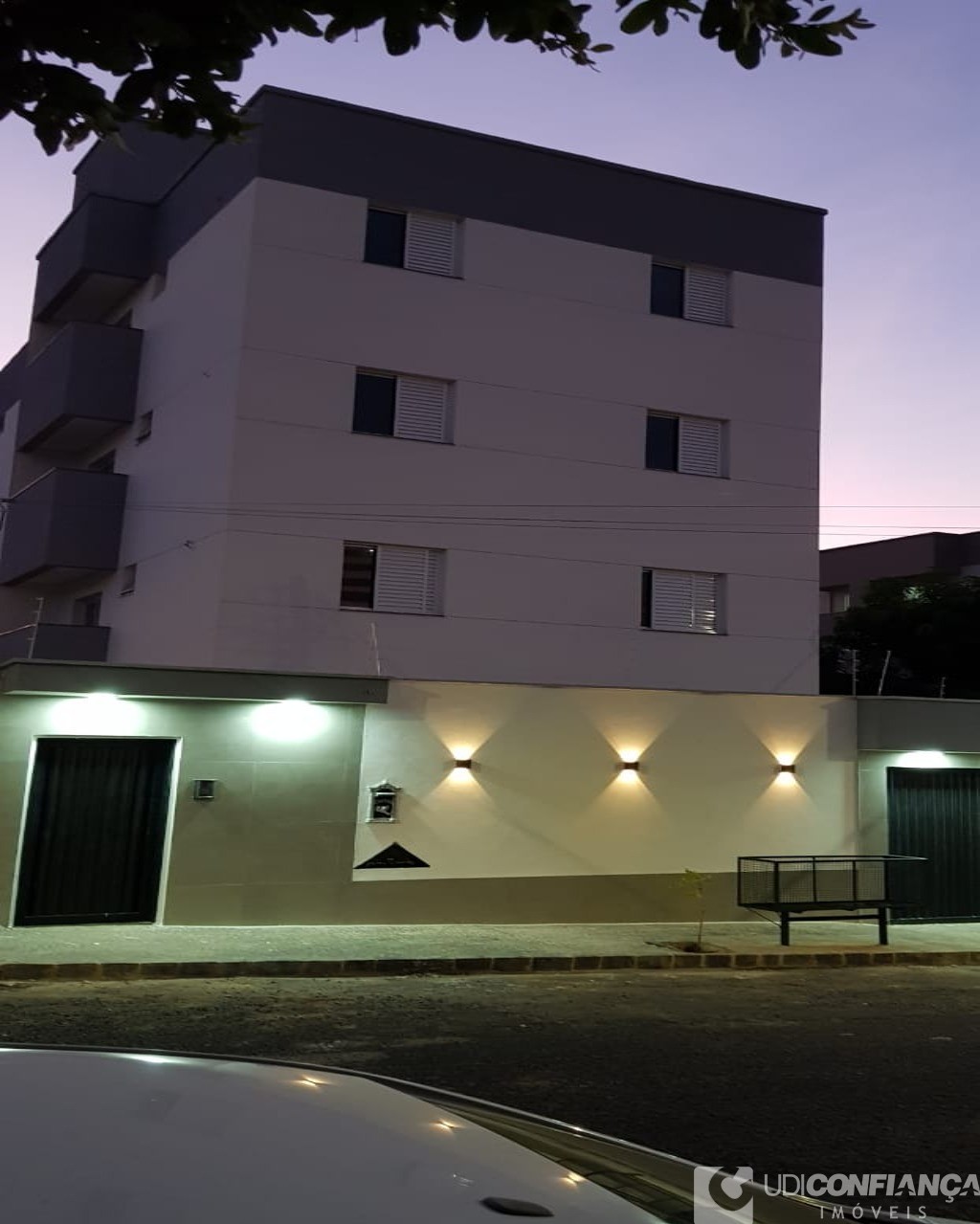 Apartamento à venda com 2 quartos, 58m² - Foto 2