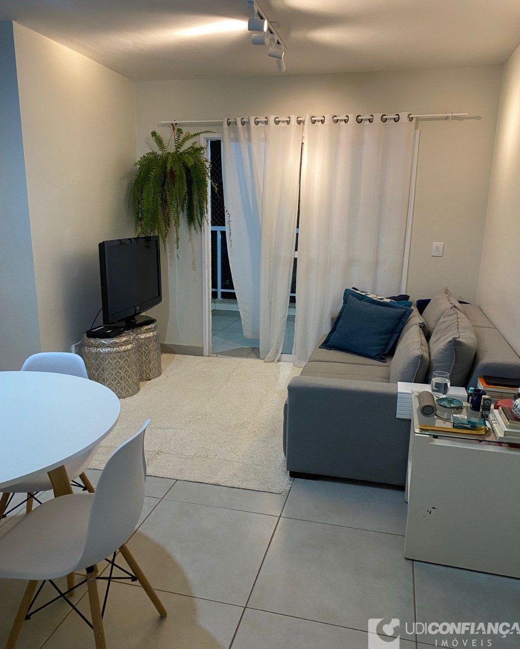 Apartamento à venda com 2 quartos, 57m² - Foto 1