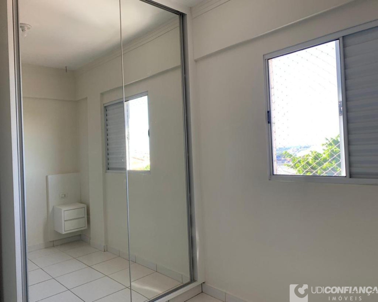 Apartamento à venda com 2 quartos, 55m² - Foto 2