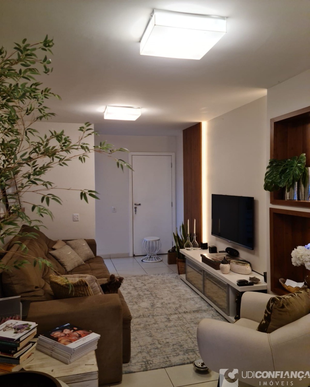 Apartamento à venda com 2 quartos, 72m² - Foto 4