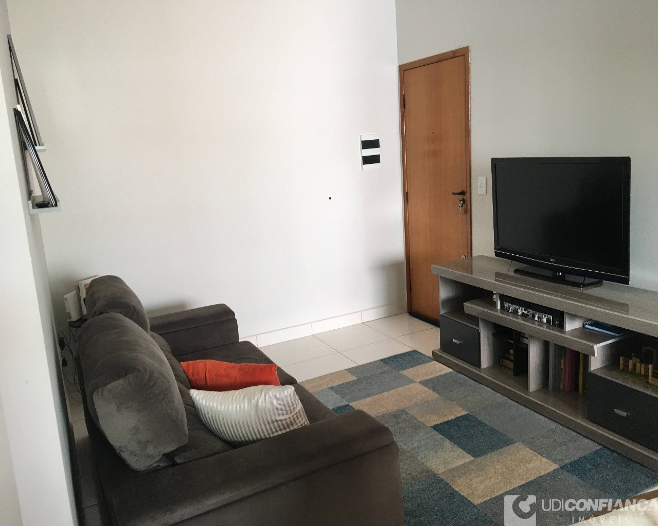 Apartamento à venda com 2 quartos, 62m² - Foto 2