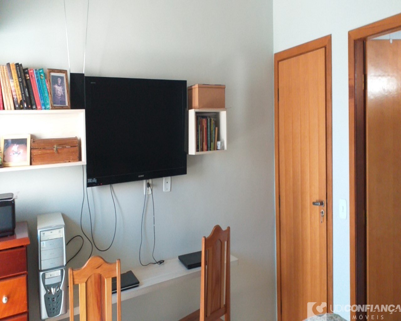 Apartamento à venda com 3 quartos, 87m² - Foto 2