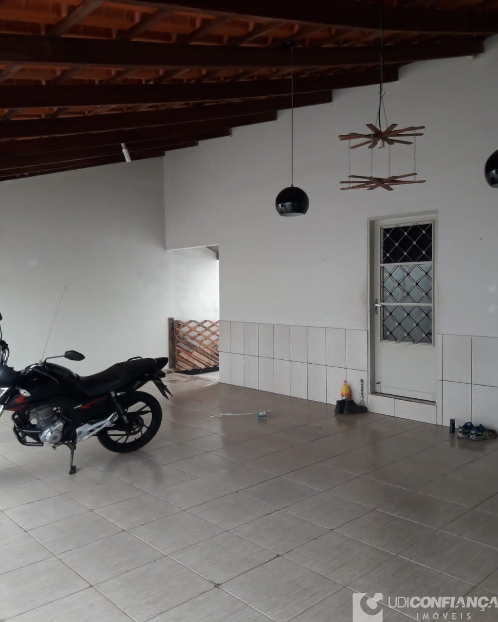 Casa à venda com 3 quartos, 155m² - Foto 2