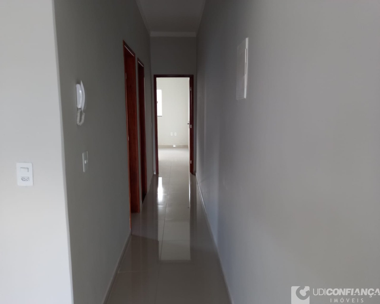 Casa à venda com 2 quartos, 64m² - Foto 3