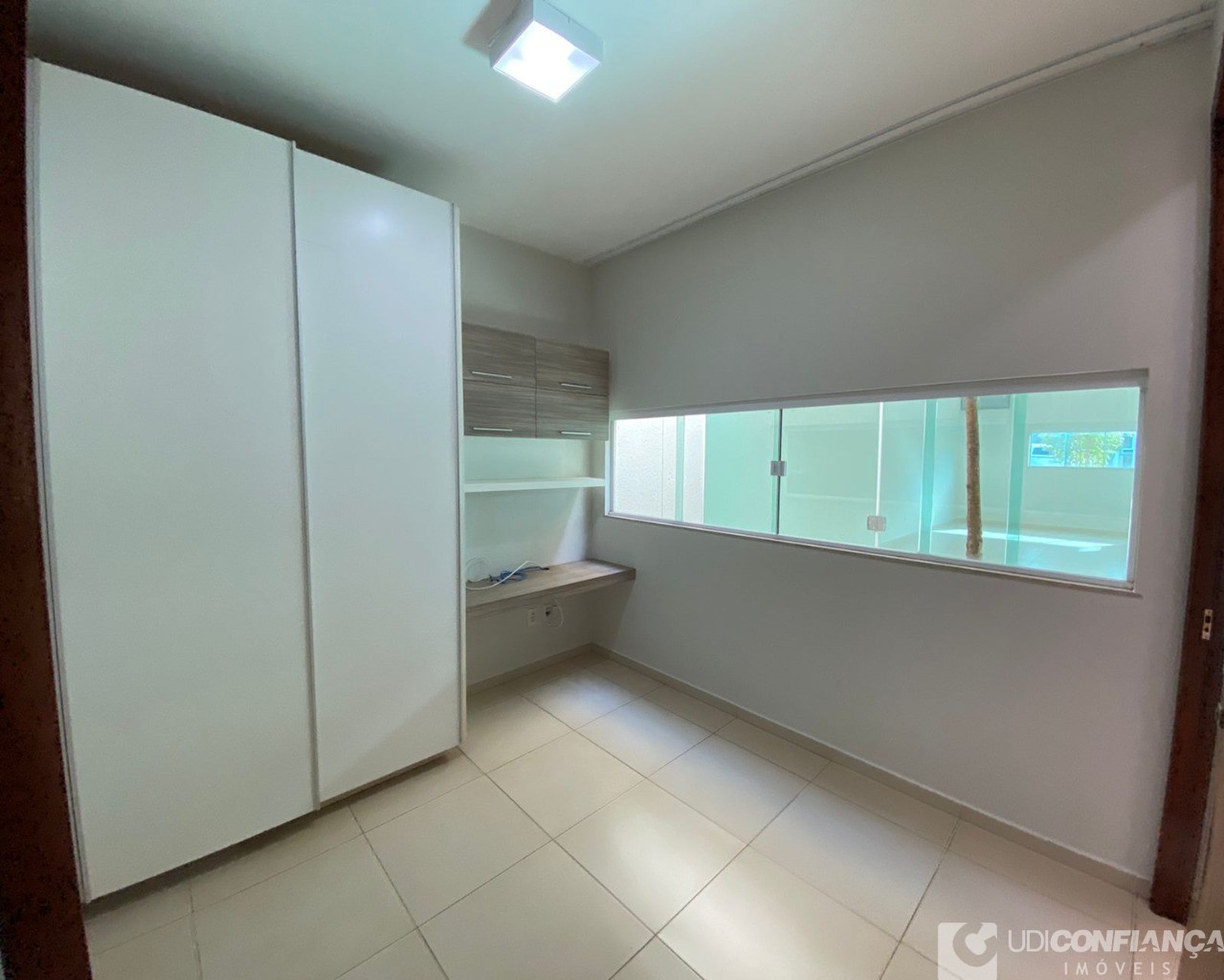 Casa à venda com 4 quartos, 298m² - Foto 11