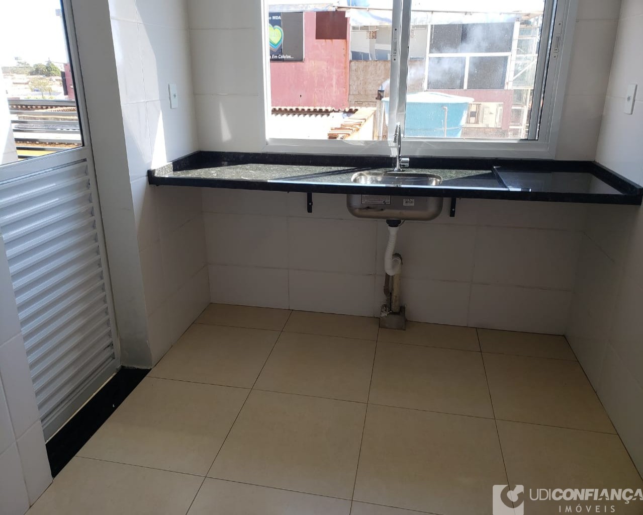 Apartamento à venda com 2 quartos, 66m² - Foto 3