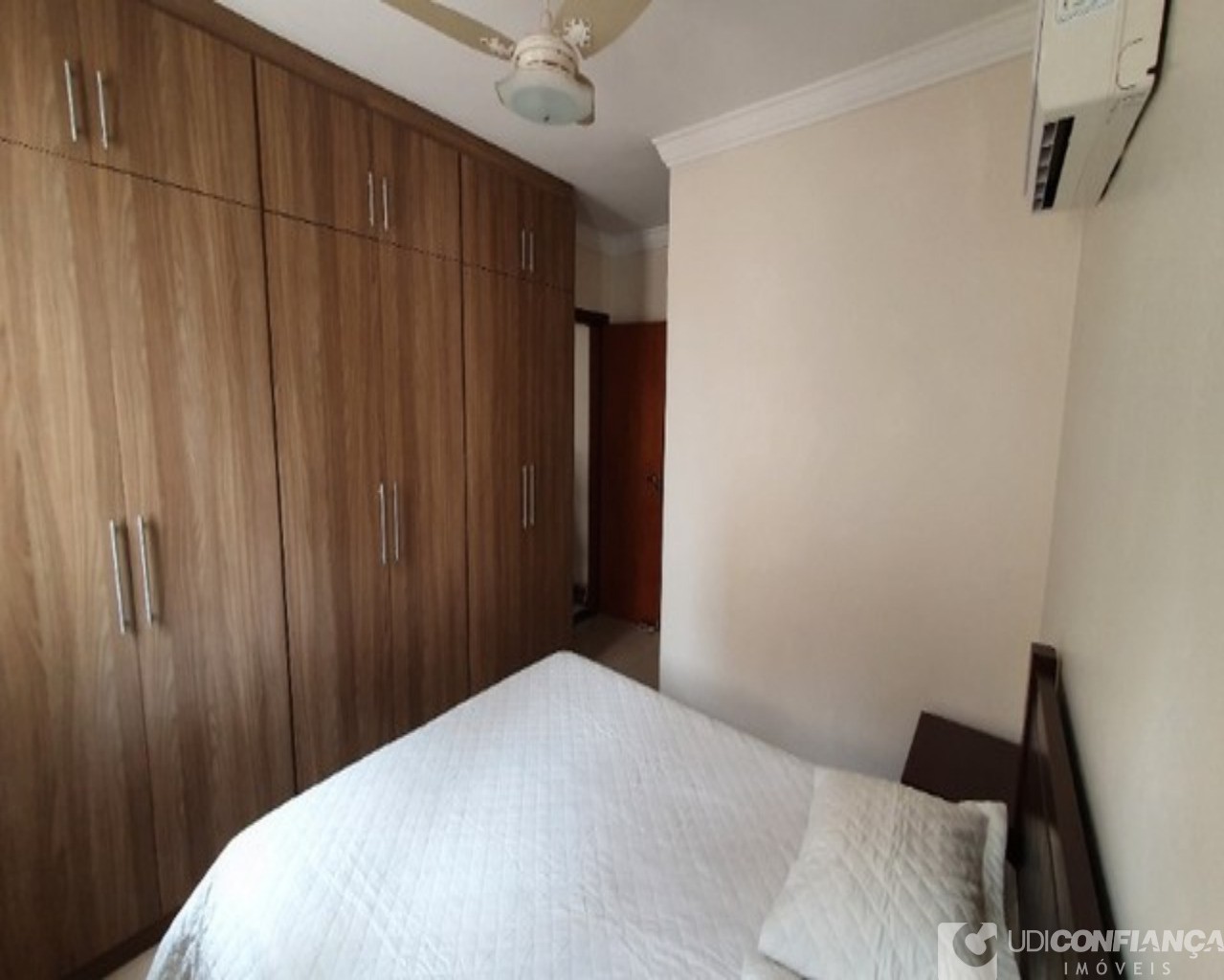 Apartamento à venda com 3 quartos, 93m² - Foto 8