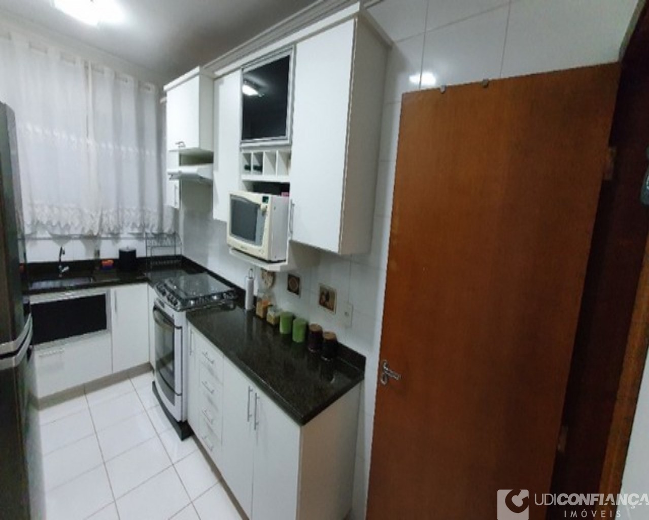 Apartamento à venda com 3 quartos, 93m² - Foto 4