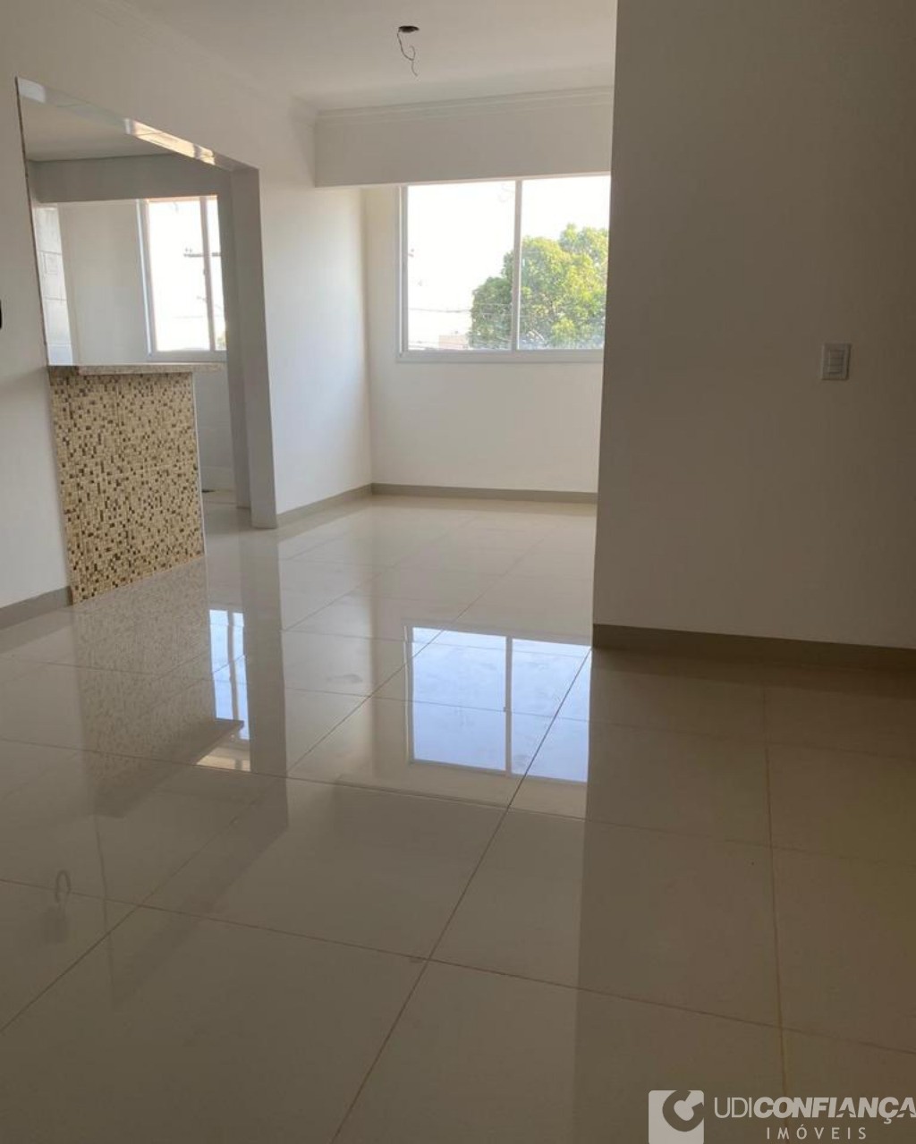 Apartamento à venda com 2 quartos, 58m² - Foto 2