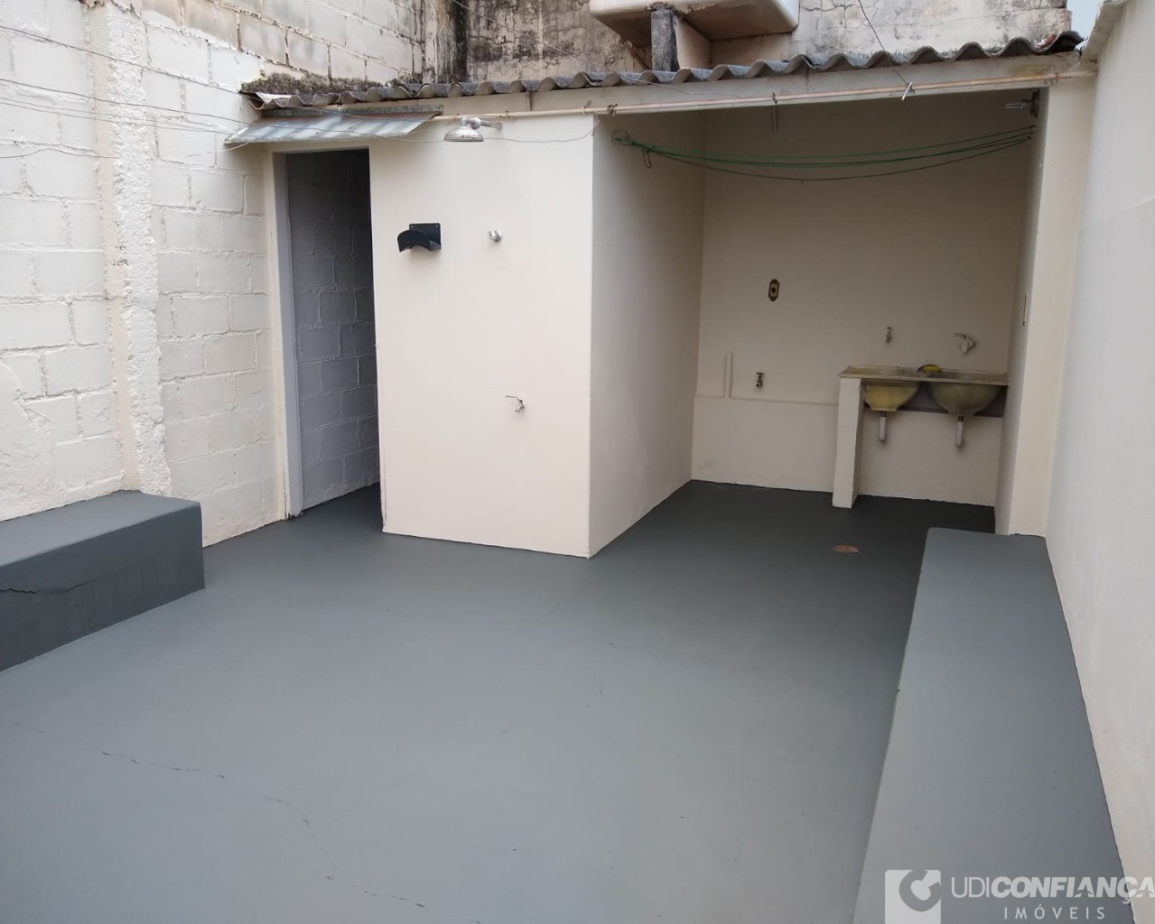 Apartamento à venda com 3 quartos, 165m² - Foto 2