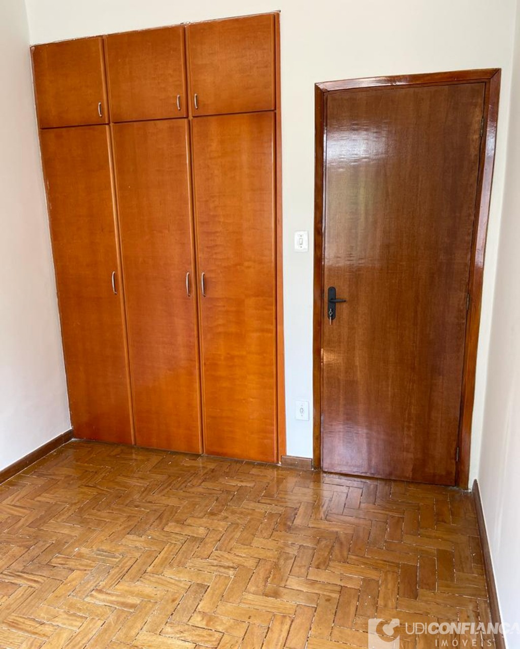 Apartamento à venda com 2 quartos, 80m² - Foto 3