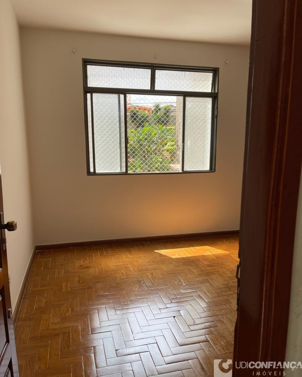 Apartamento à venda com 2 quartos, 80m² - Foto 2