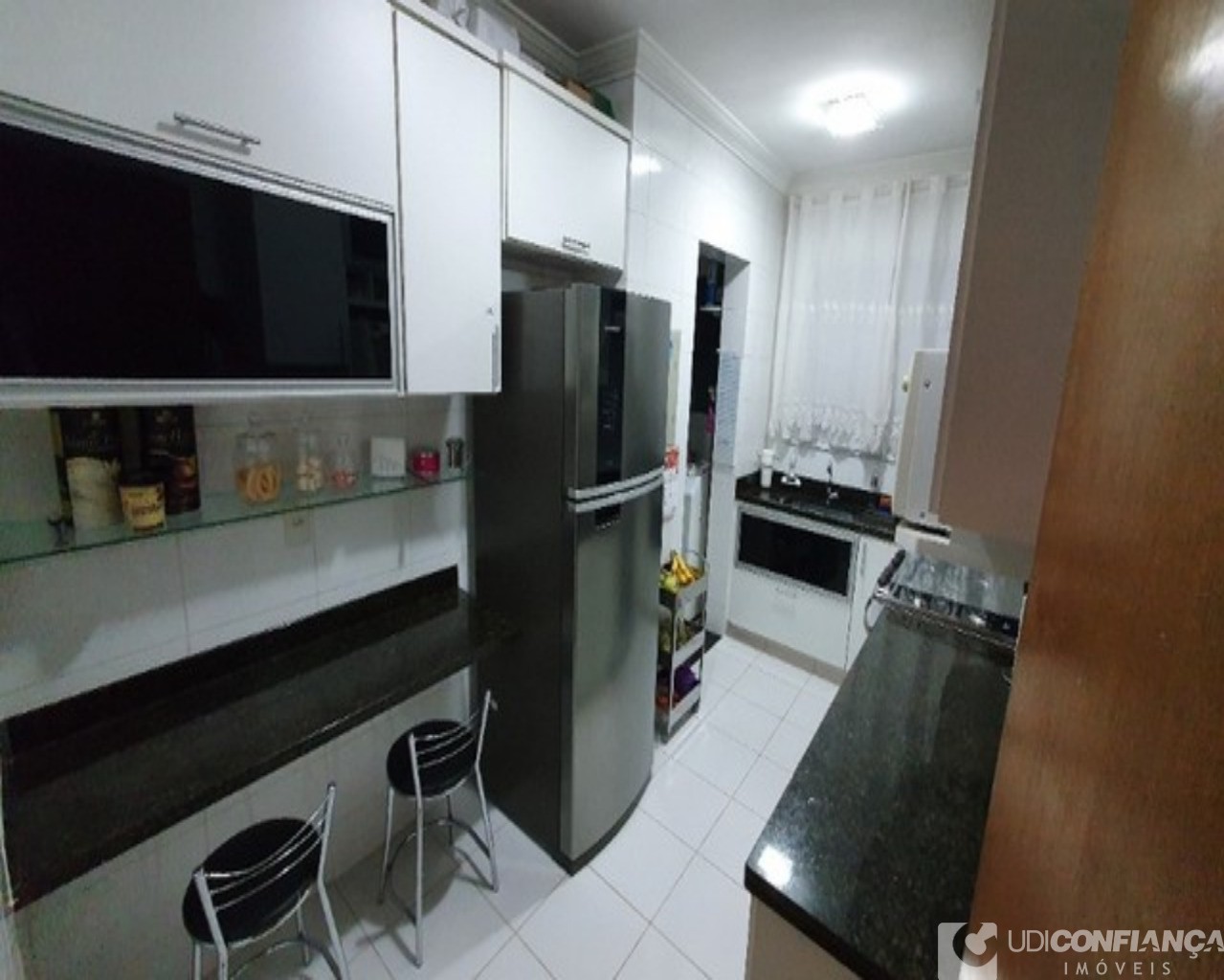 Apartamento à venda com 3 quartos, 93m² - Foto 1