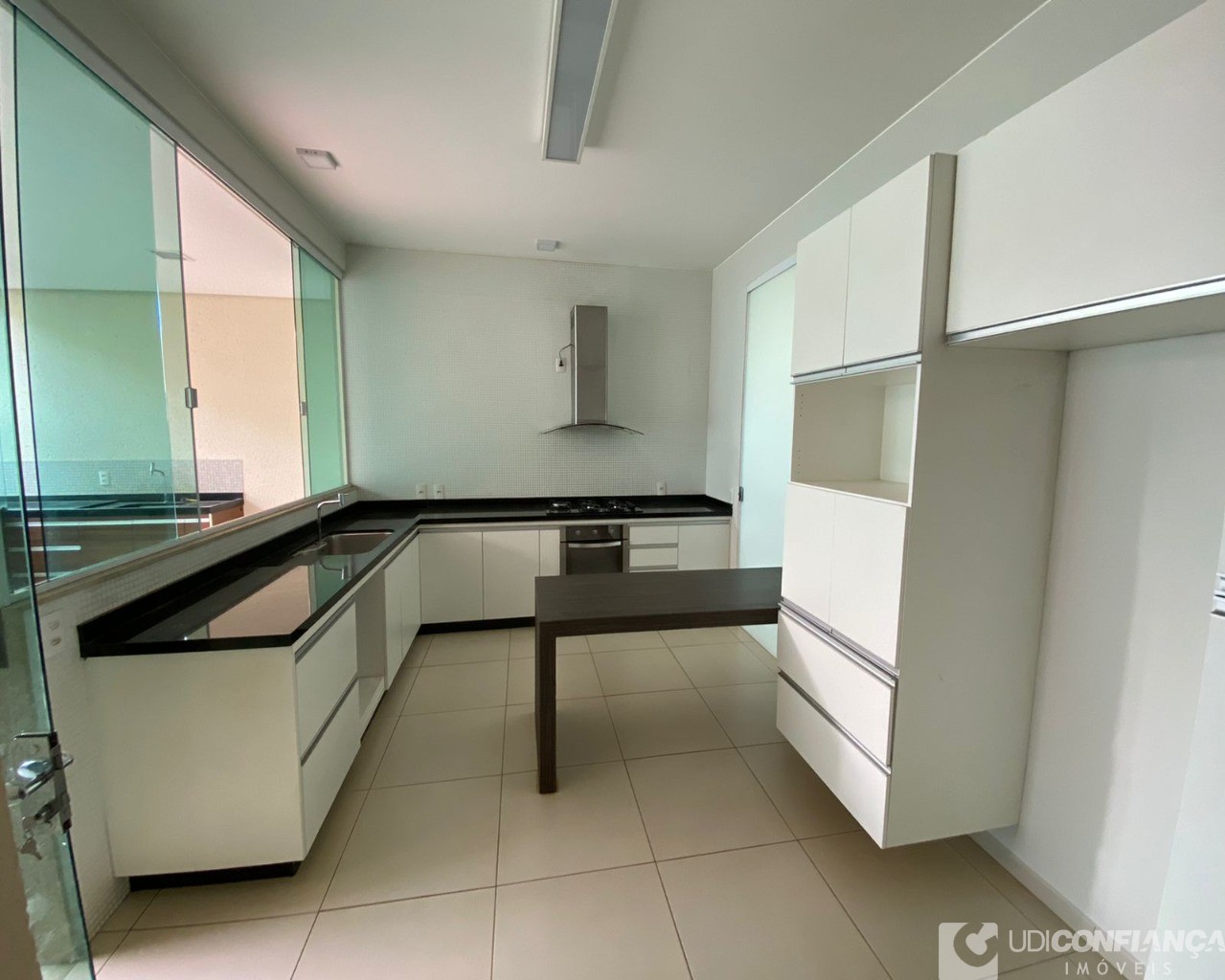 Casa à venda com 4 quartos, 298m² - Foto 14