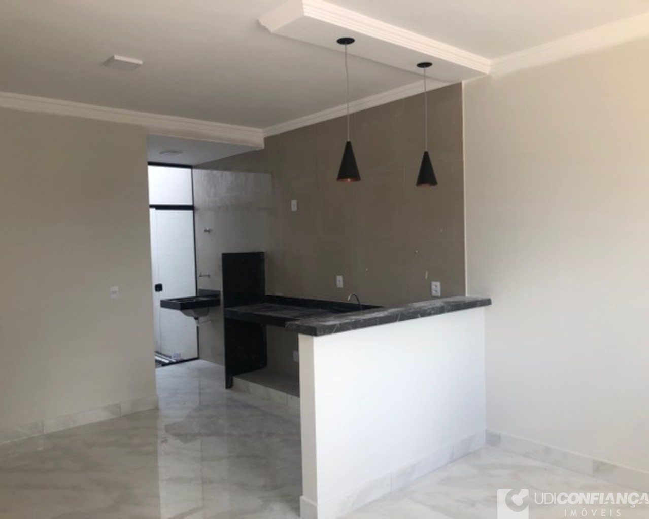 Apartamento à venda com 2 quartos, 70m² - Foto 3