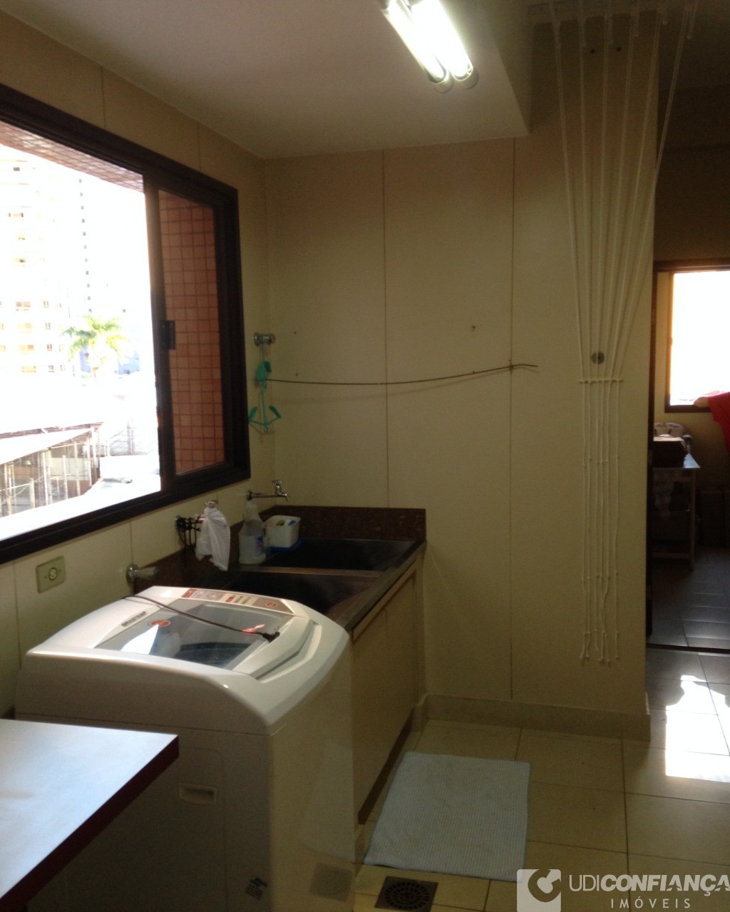 Apartamento à venda com 3 quartos, 221m² - Foto 15