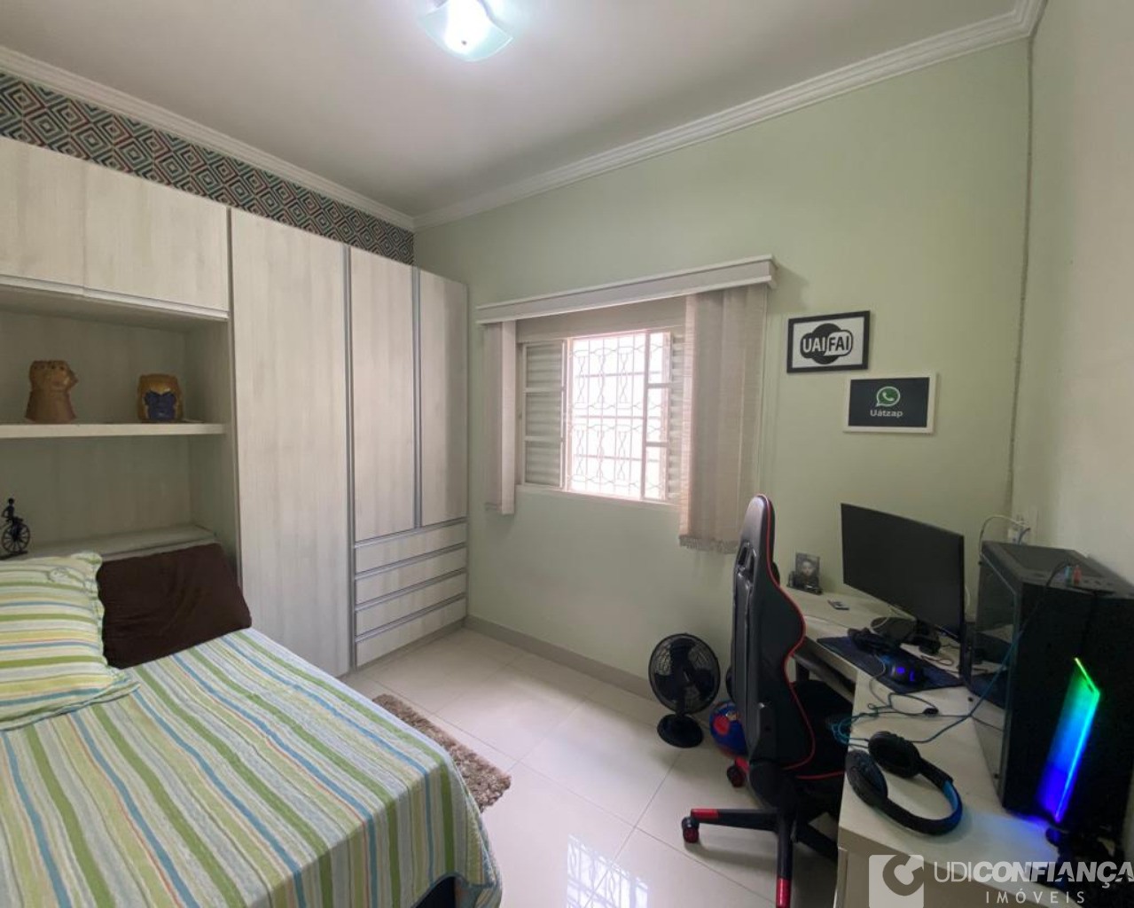 Casa à venda com 3 quartos, 217m² - Foto 18