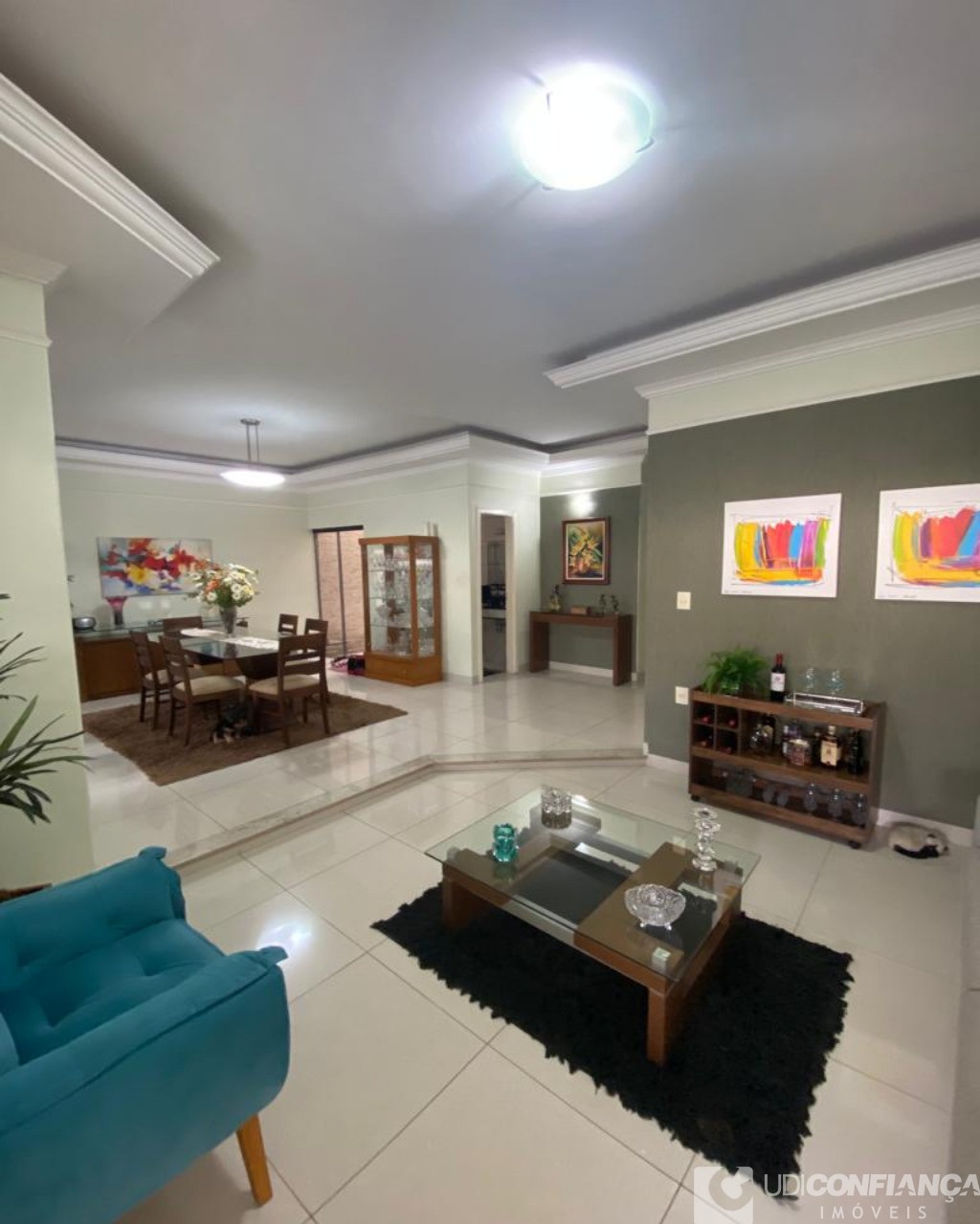 Casa à venda com 3 quartos, 217m² - Foto 9