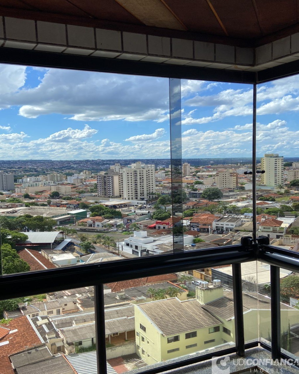 Apartamento à venda com 4 quartos, 210m² - Foto 3