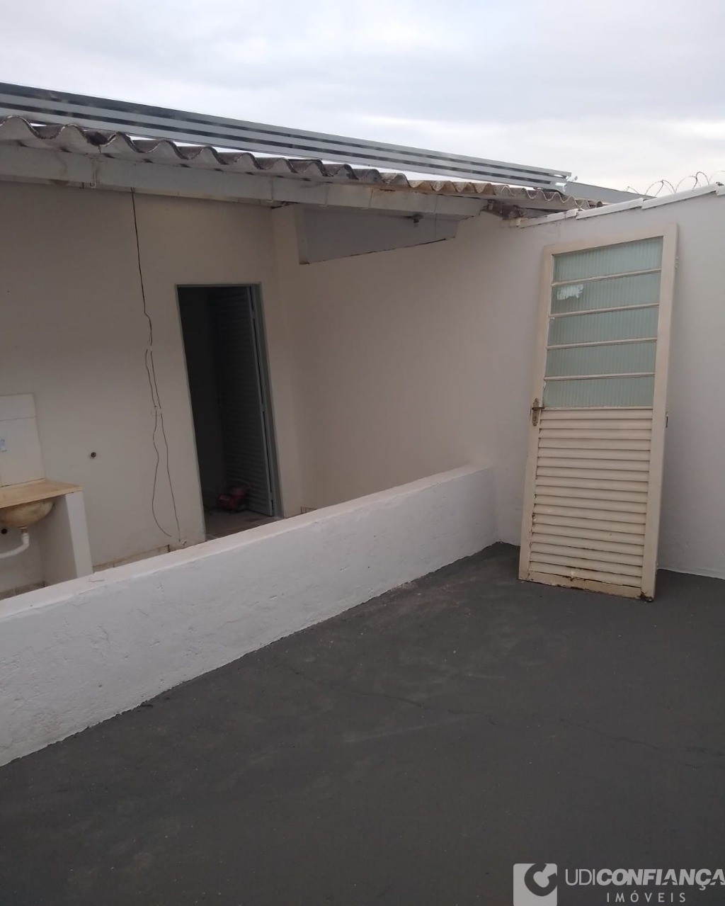 Casa à venda com 2 quartos, 85m² - Foto 3