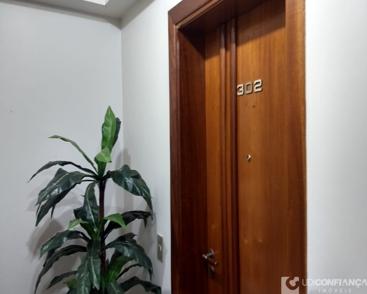 Apartamento à venda com 4 quartos, 205m² - Foto 9