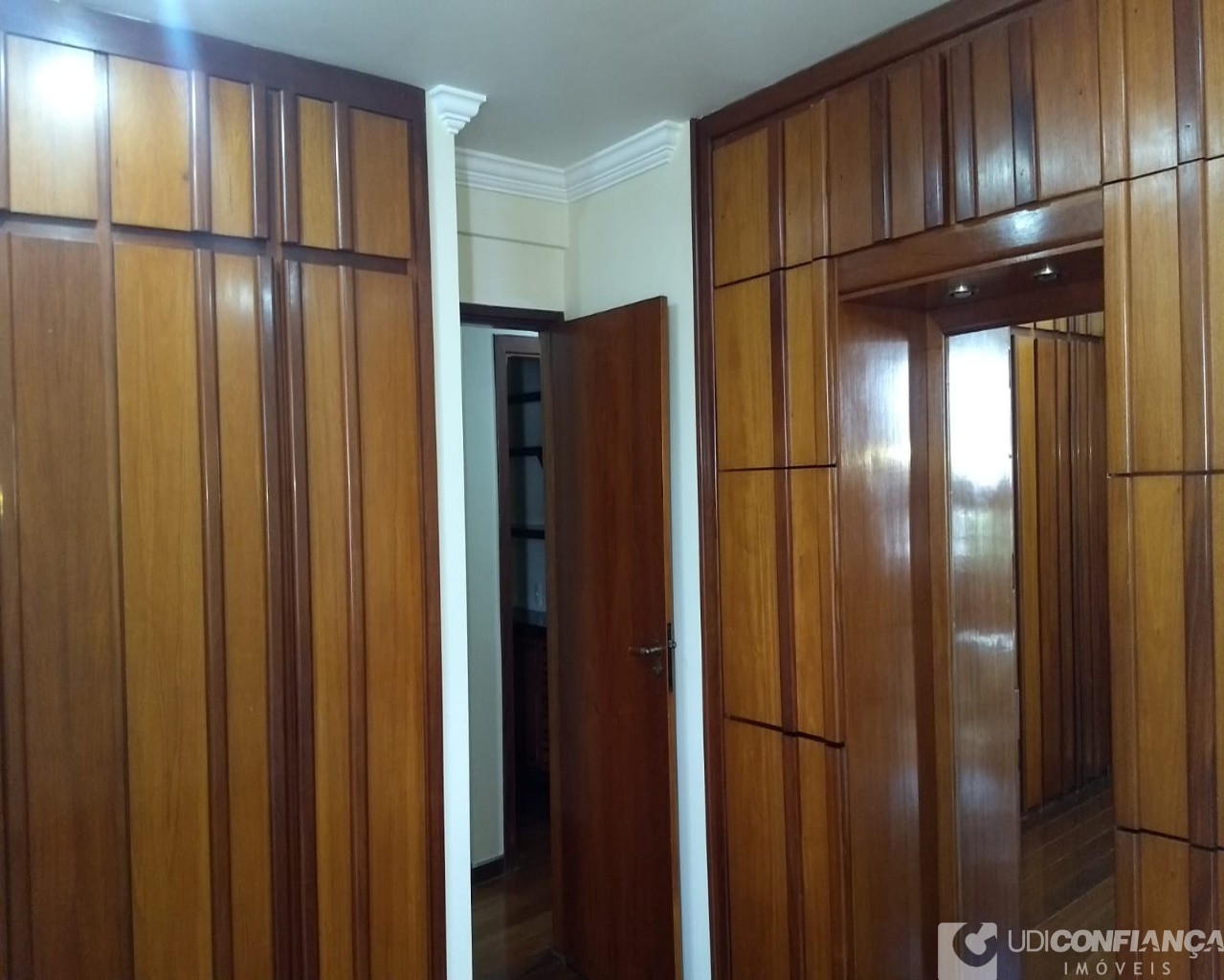 Apartamento à venda com 4 quartos, 205m² - Foto 32