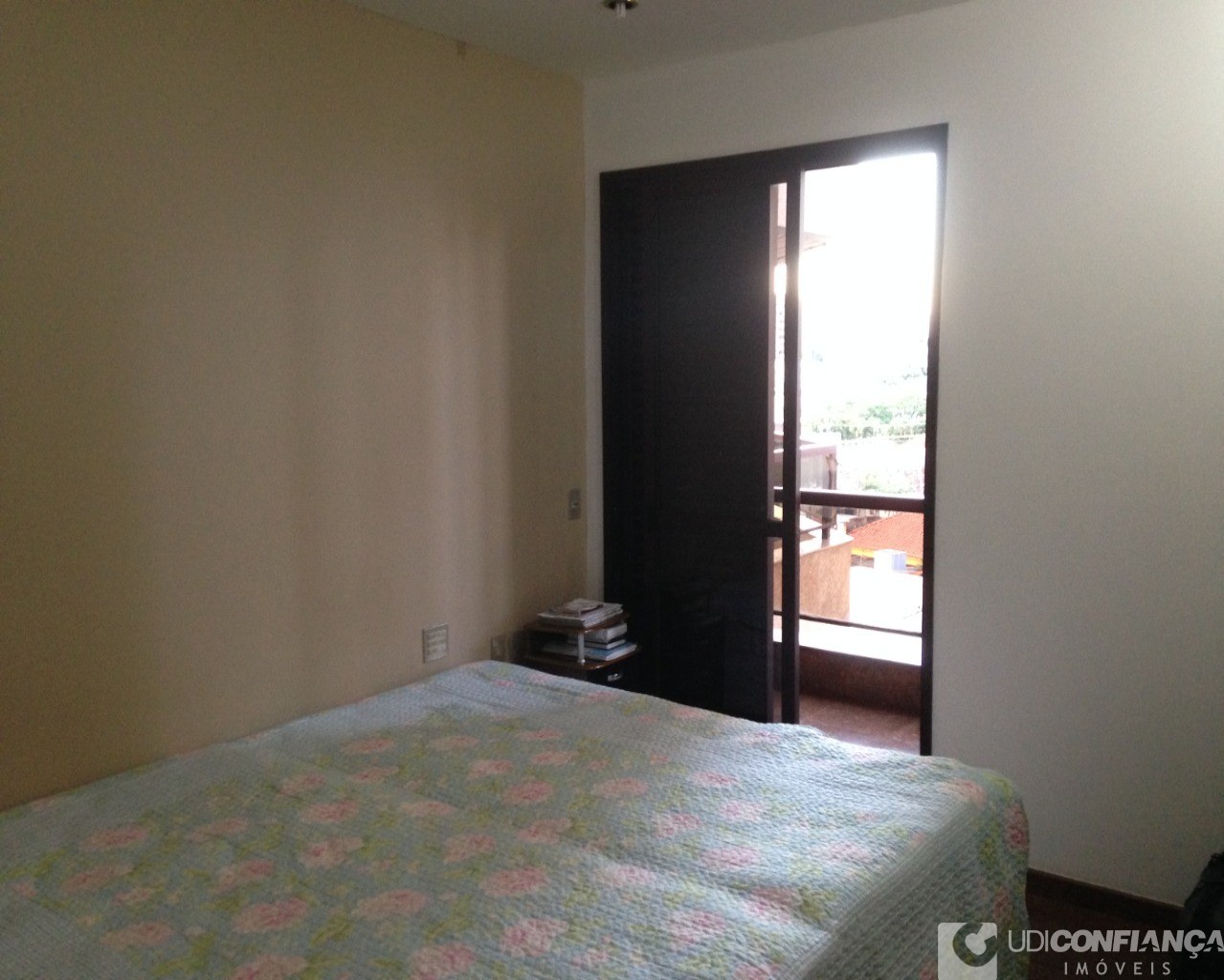 Apartamento à venda com 3 quartos, 221m² - Foto 9