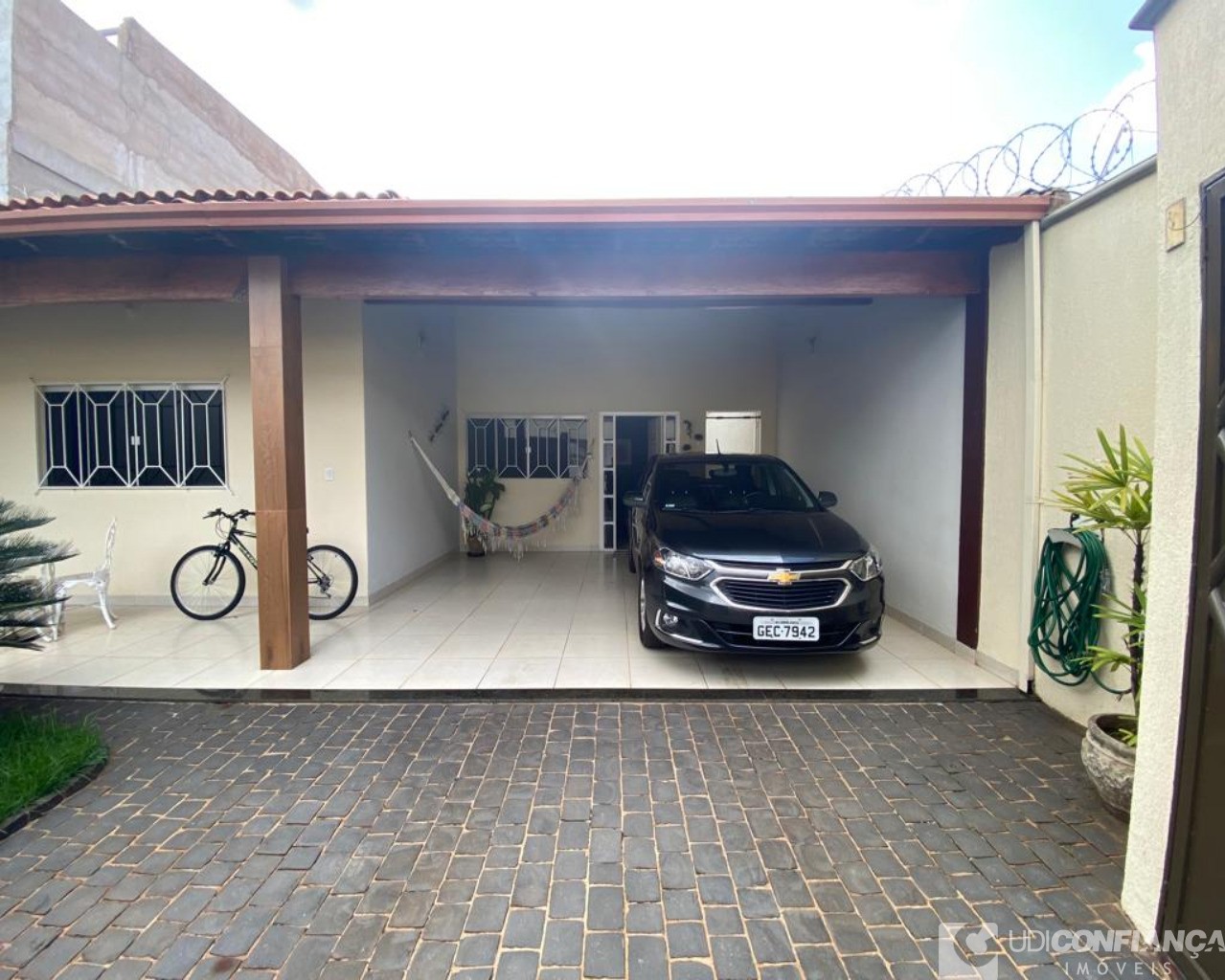 Casa à venda com 3 quartos, 217m² - Foto 3