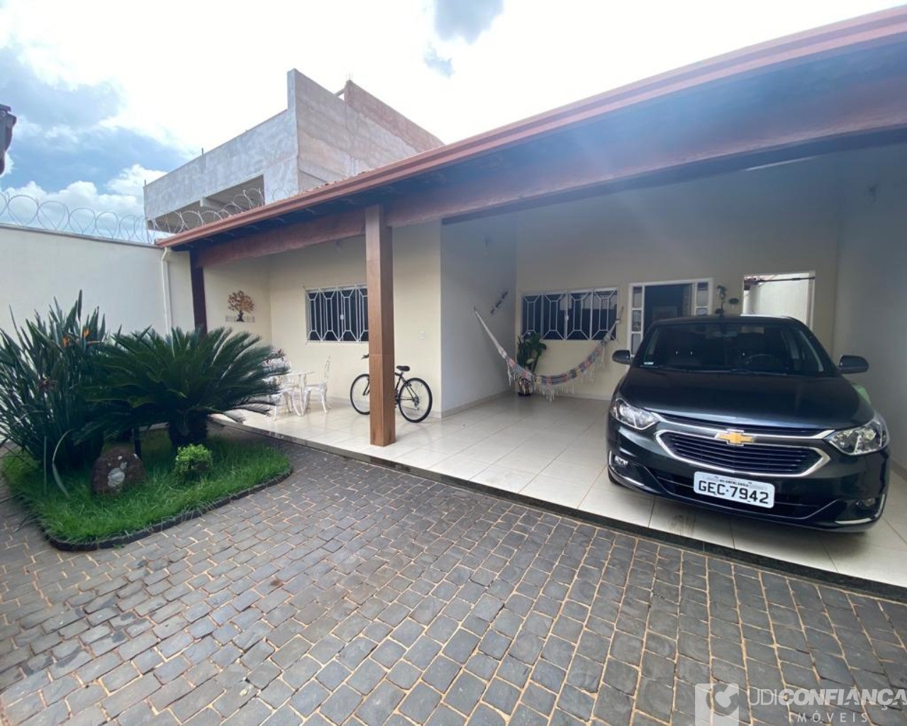 Casa à venda com 3 quartos, 217m² - Foto 4