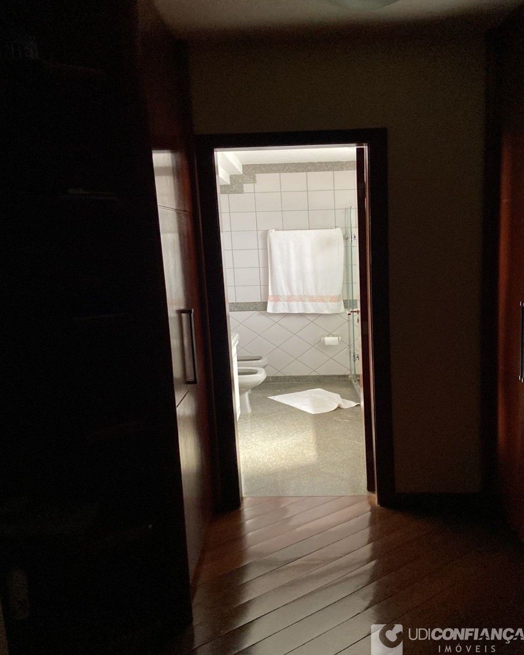 Apartamento à venda com 4 quartos, 210m² - Foto 5