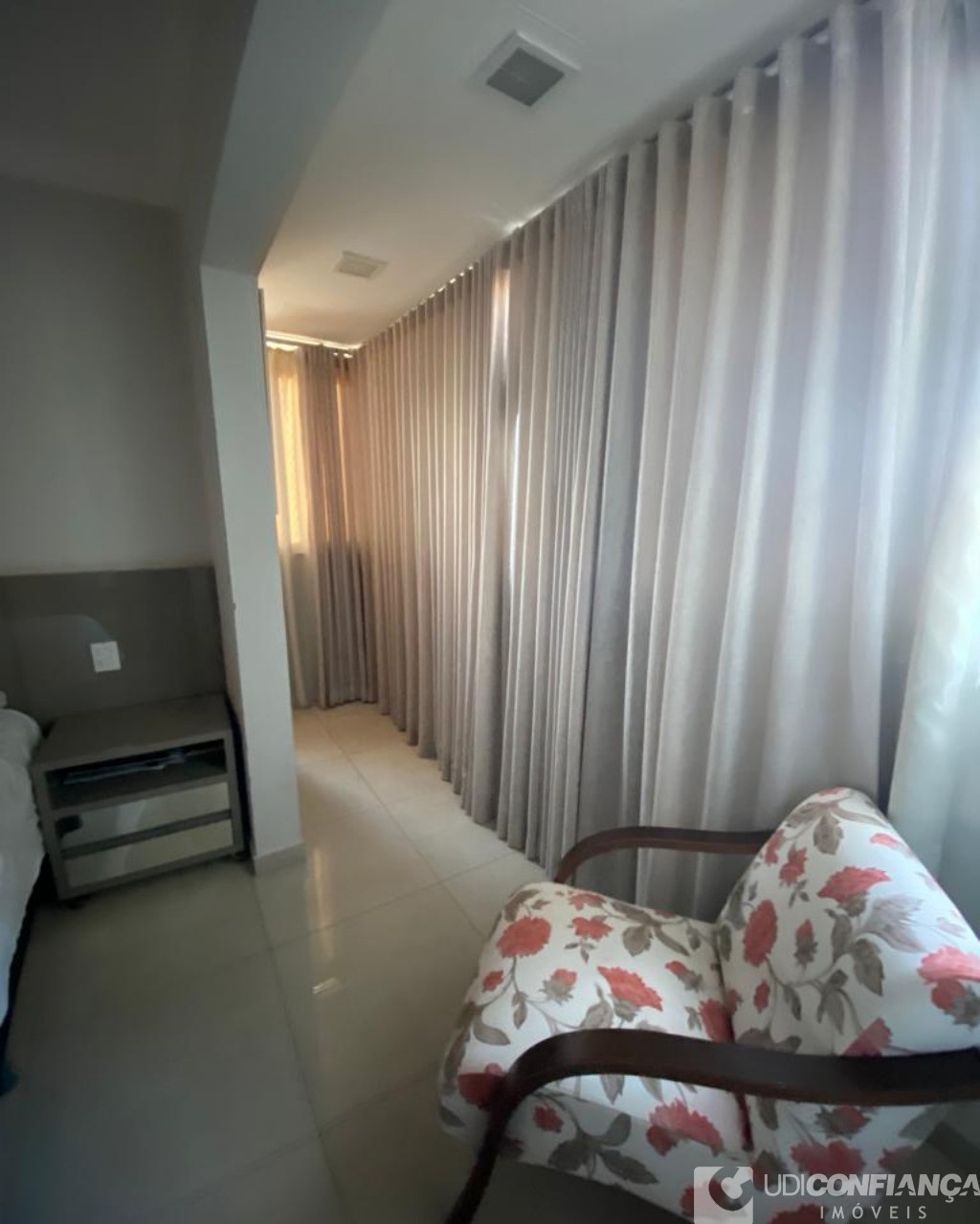 Apartamento à venda com 3 quartos, 105m² - Foto 3