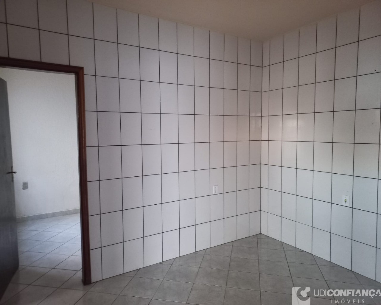 Casa à venda com 2 quartos, 70m² - Foto 8