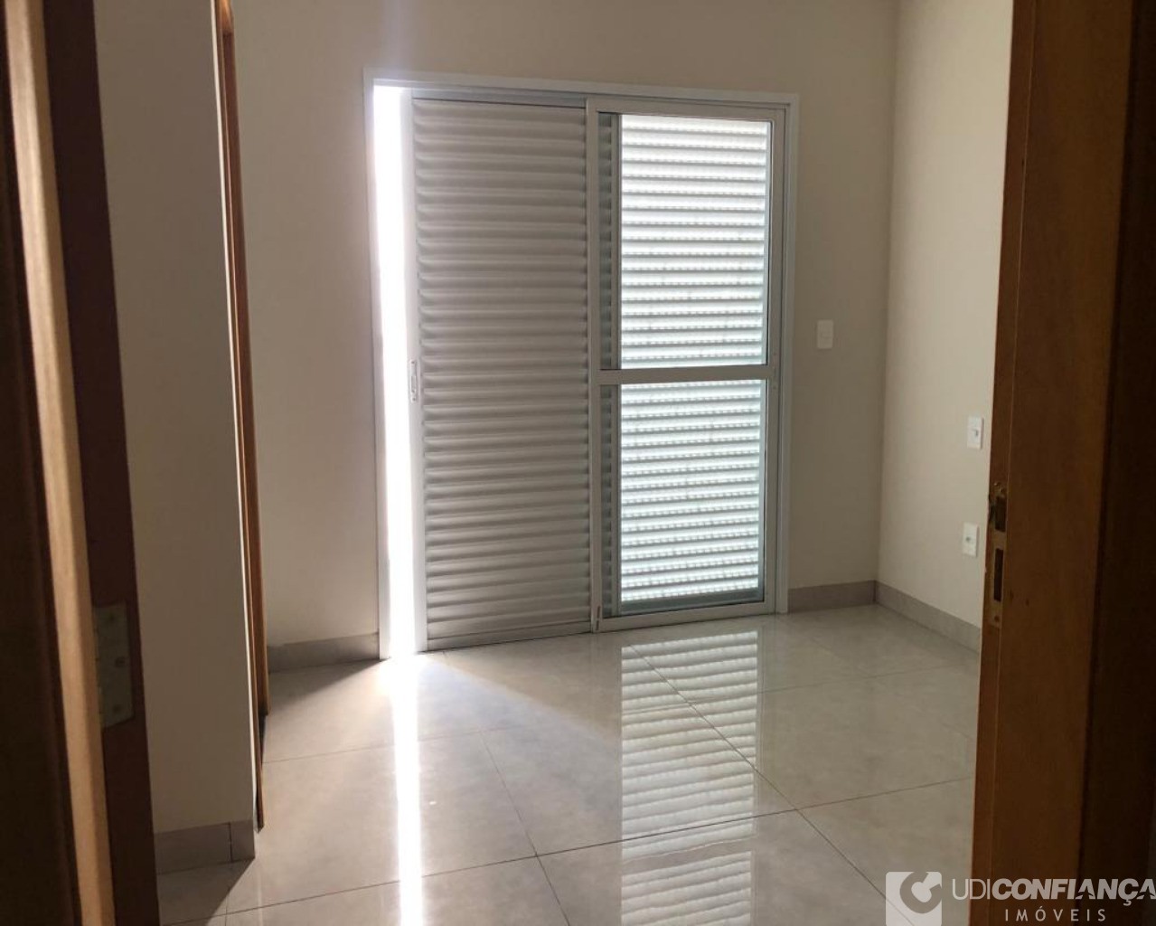 Casa à venda com 2 quartos, 79m² - Foto 8