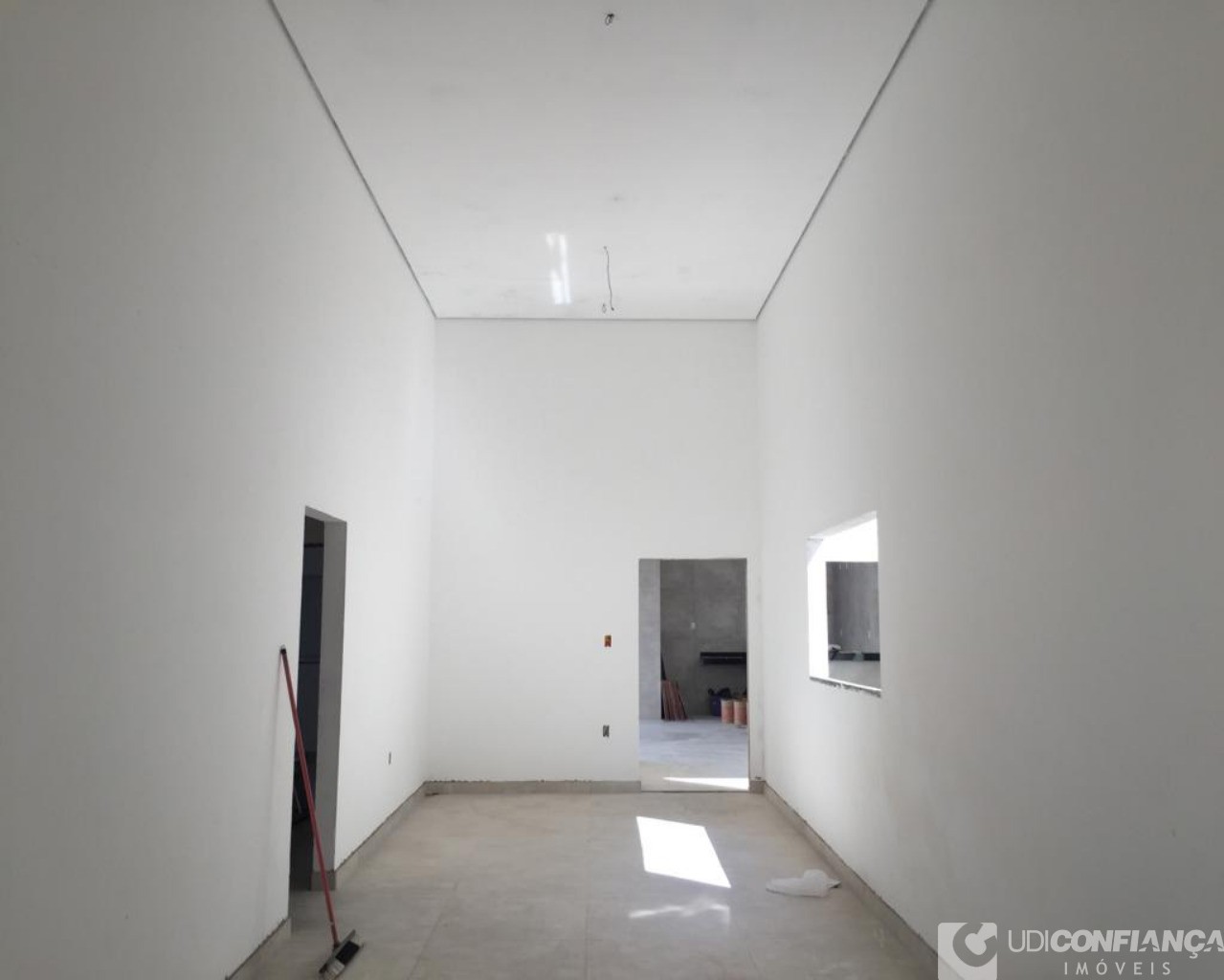 Casa à venda com 3 quartos, 200m² - Foto 1