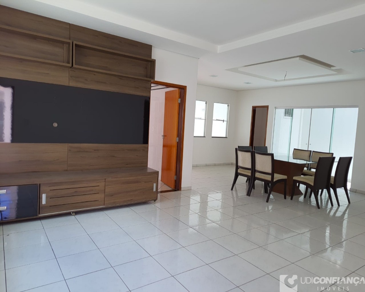 Casa à venda com 3 quartos, 242m² - Foto 6