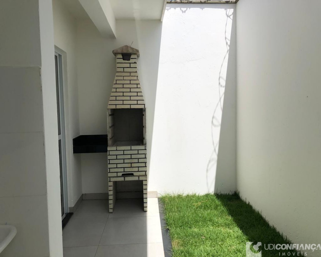 Casa à venda com 2 quartos, 79m² - Foto 14