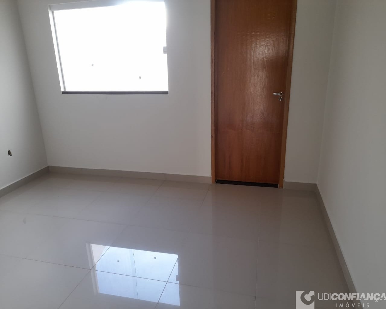 Casa à venda com 2 quartos, 68m² - Foto 3