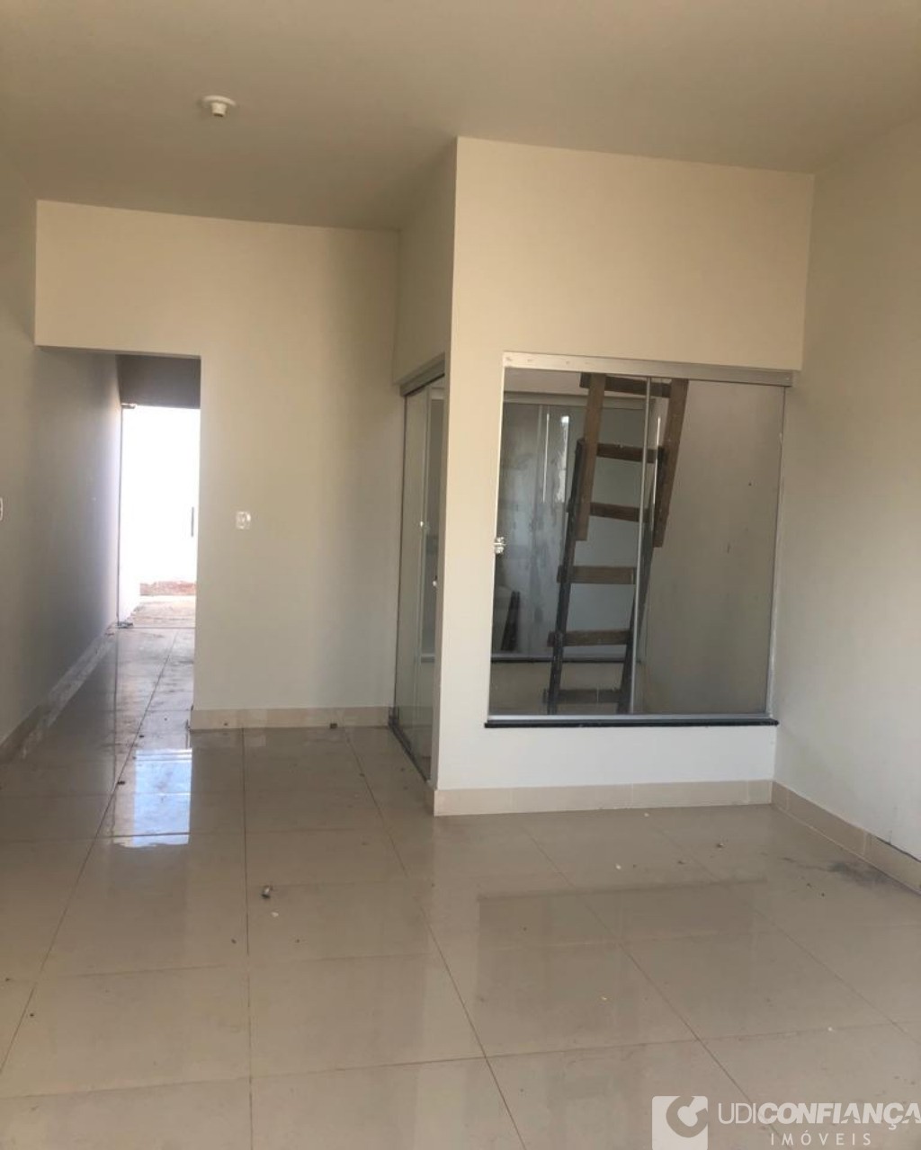 Casa à venda com 3 quartos, 150m² - Foto 2