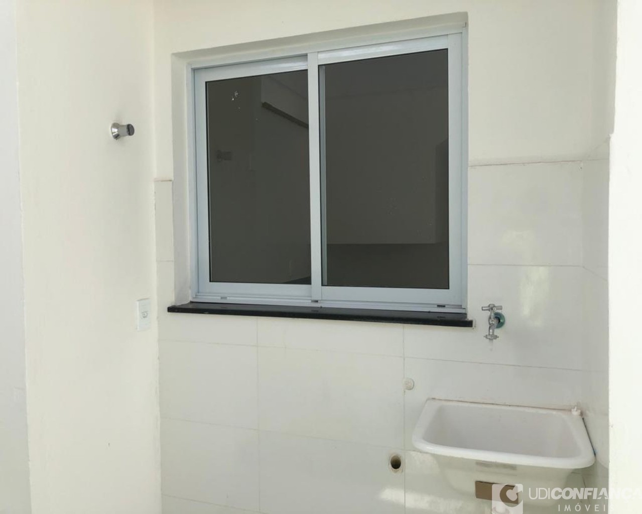 Casa à venda com 2 quartos, 79m² - Foto 12