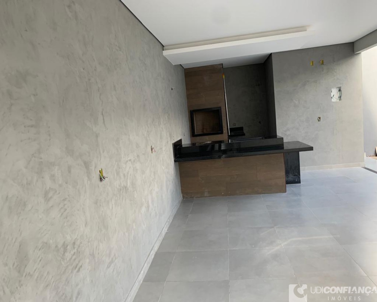 Casa à venda com 4 quartos, 240m² - Foto 1