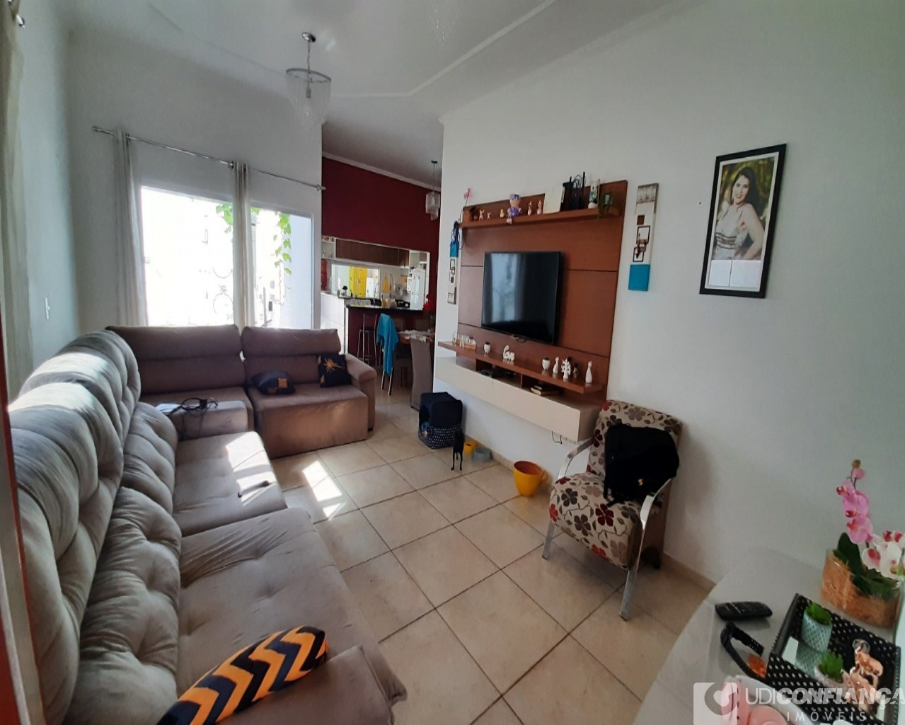 Casa à venda com 3 quartos, 160m² - Foto 1