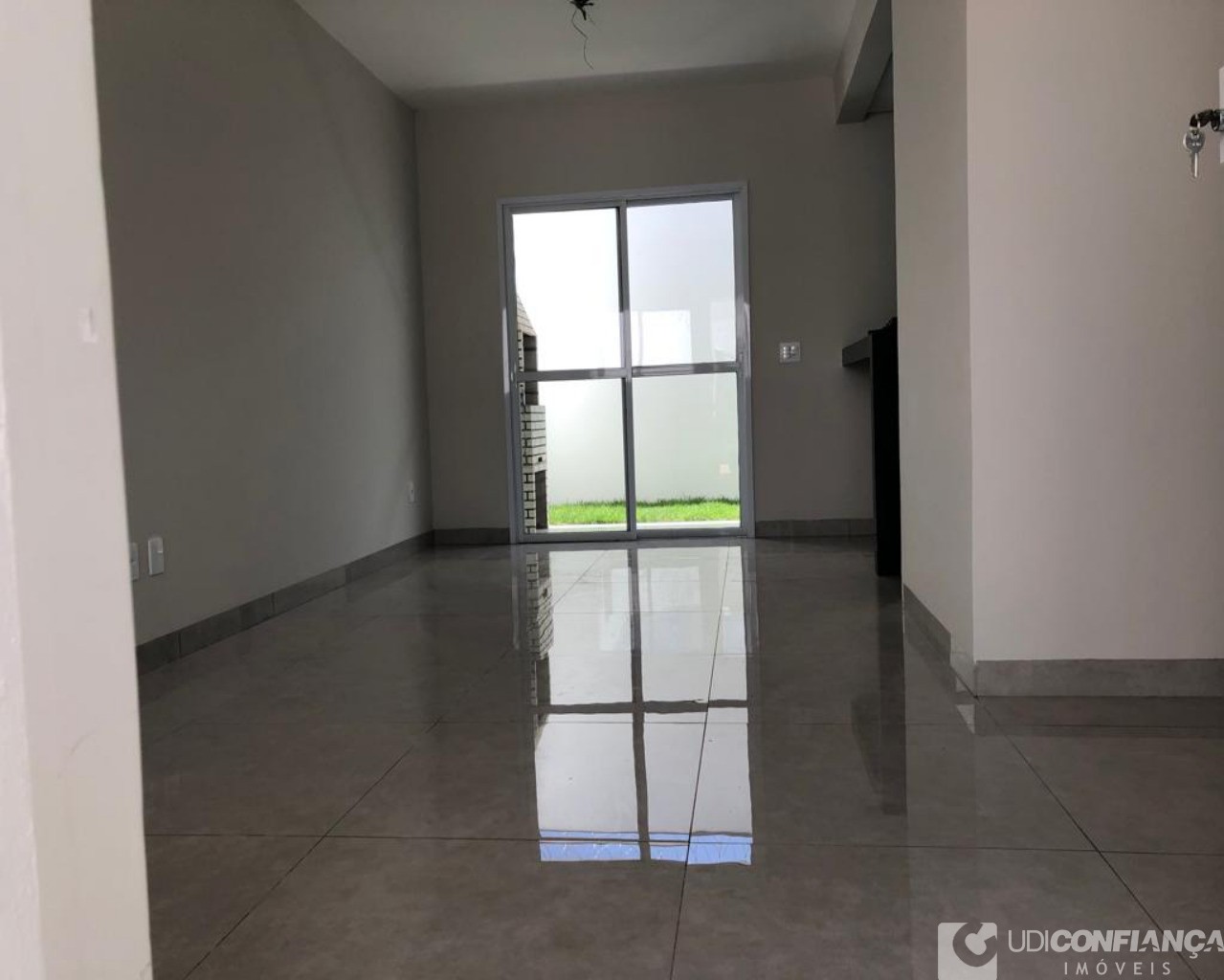 Casa à venda com 2 quartos, 79m² - Foto 5