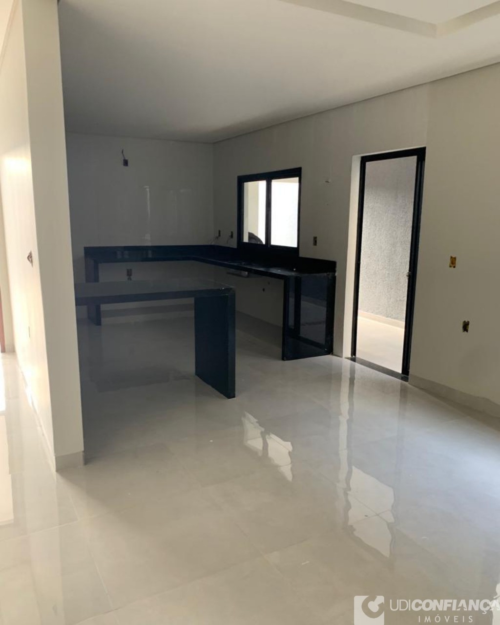 Casa à venda com 4 quartos, 240m² - Foto 11