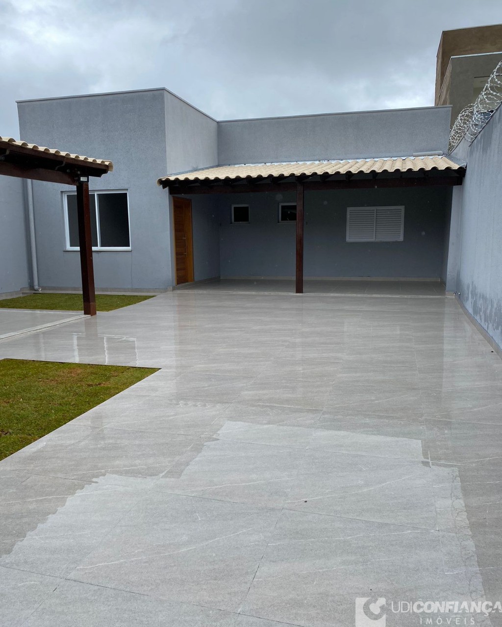 Casa à venda com 3 quartos, 150m² - Foto 2