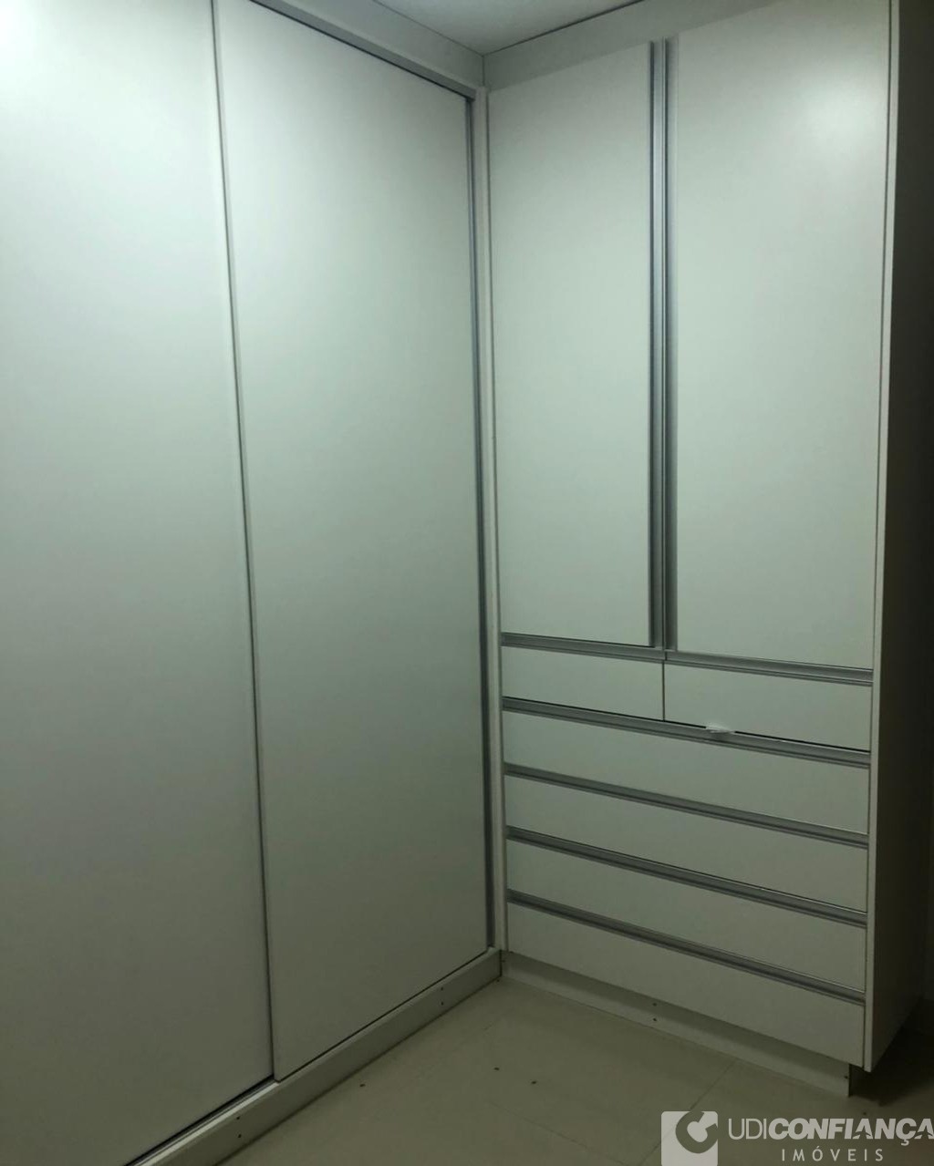 Apartamento à venda com 2 quartos, 55m² - Foto 2